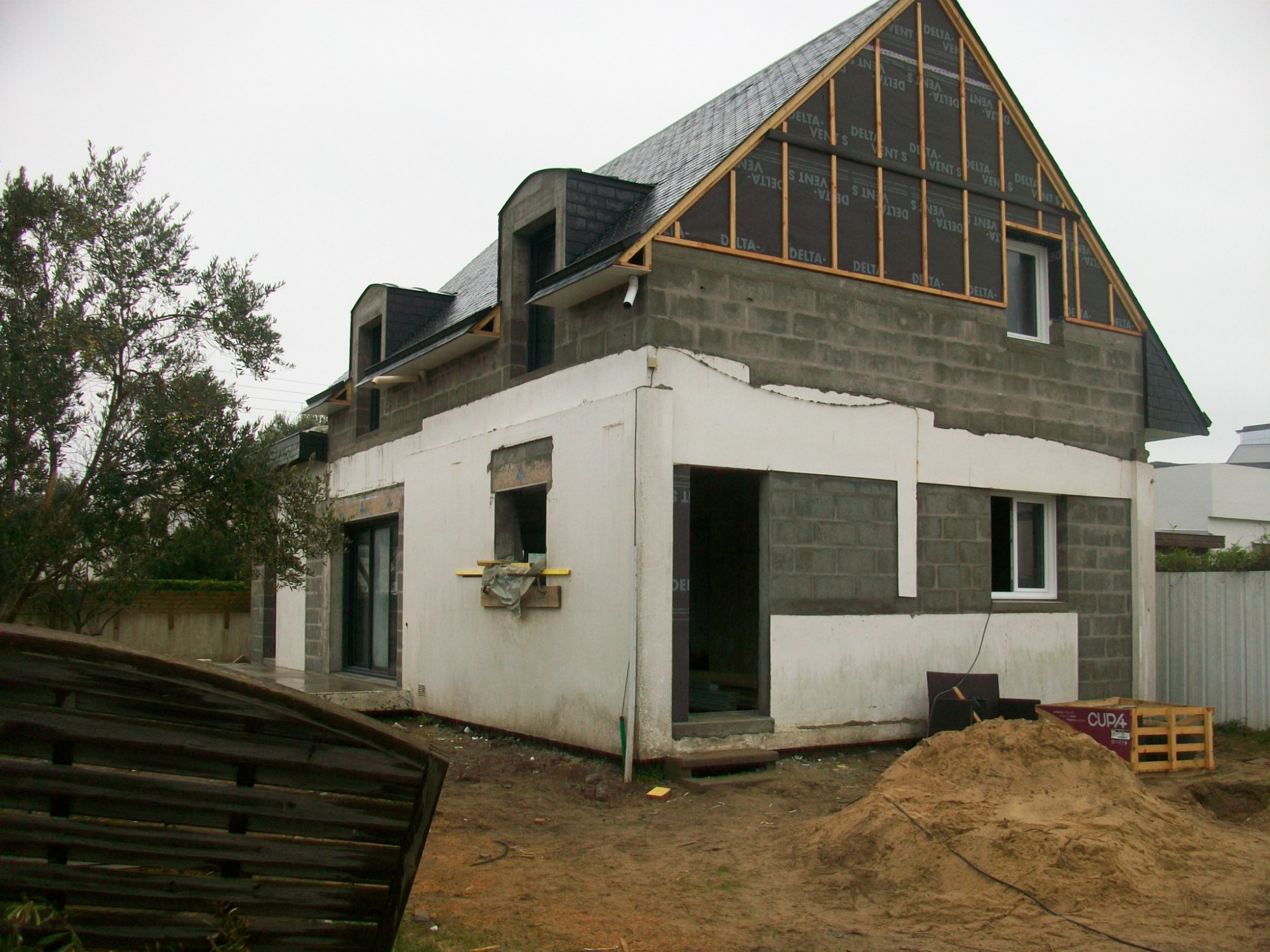 Rénovation maison de plain pied à Lorient, création d'un niveau supplémentaire, couverture